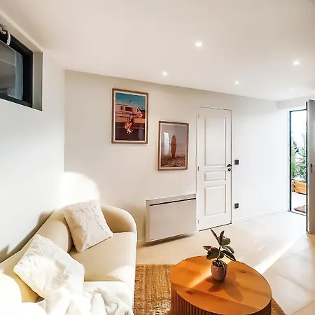 Villa Versailles 2 *