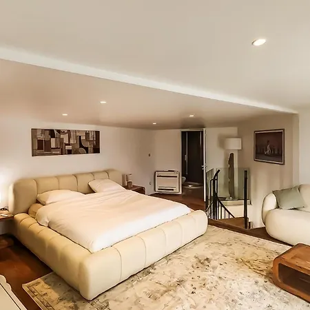 Villa Versailles 2 *