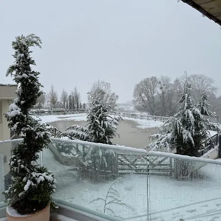 Villa Versailles 2